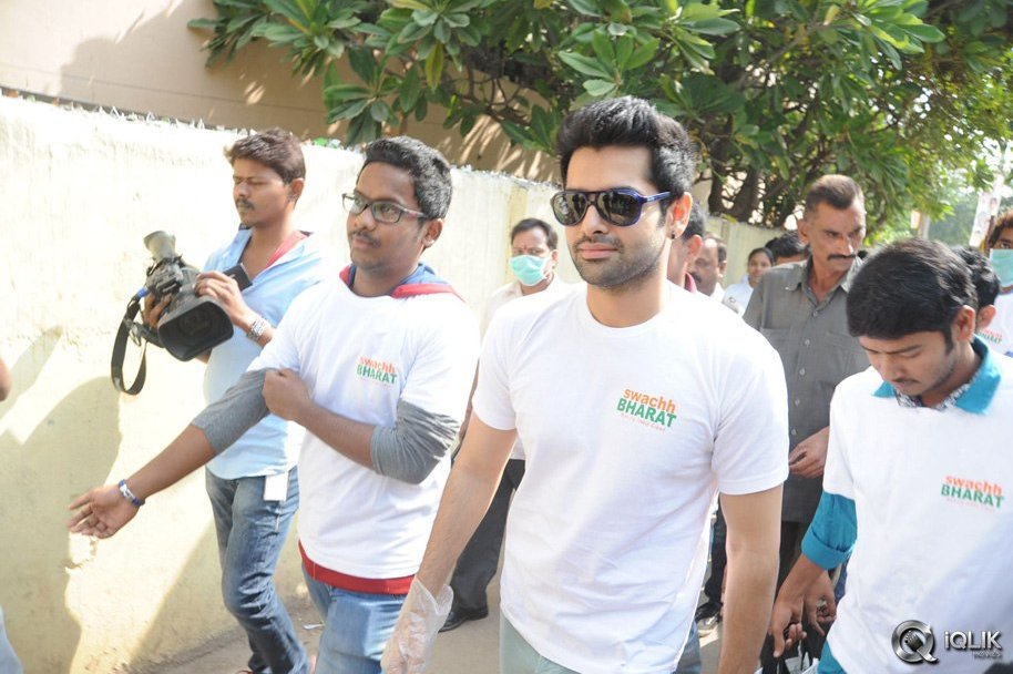 Ram-Pothineni-Joins-Swachh-Bharath-Campaign